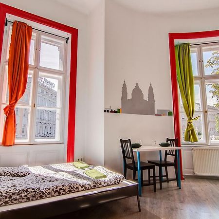 Pal'S Mini Hostel Budapest Esterno foto