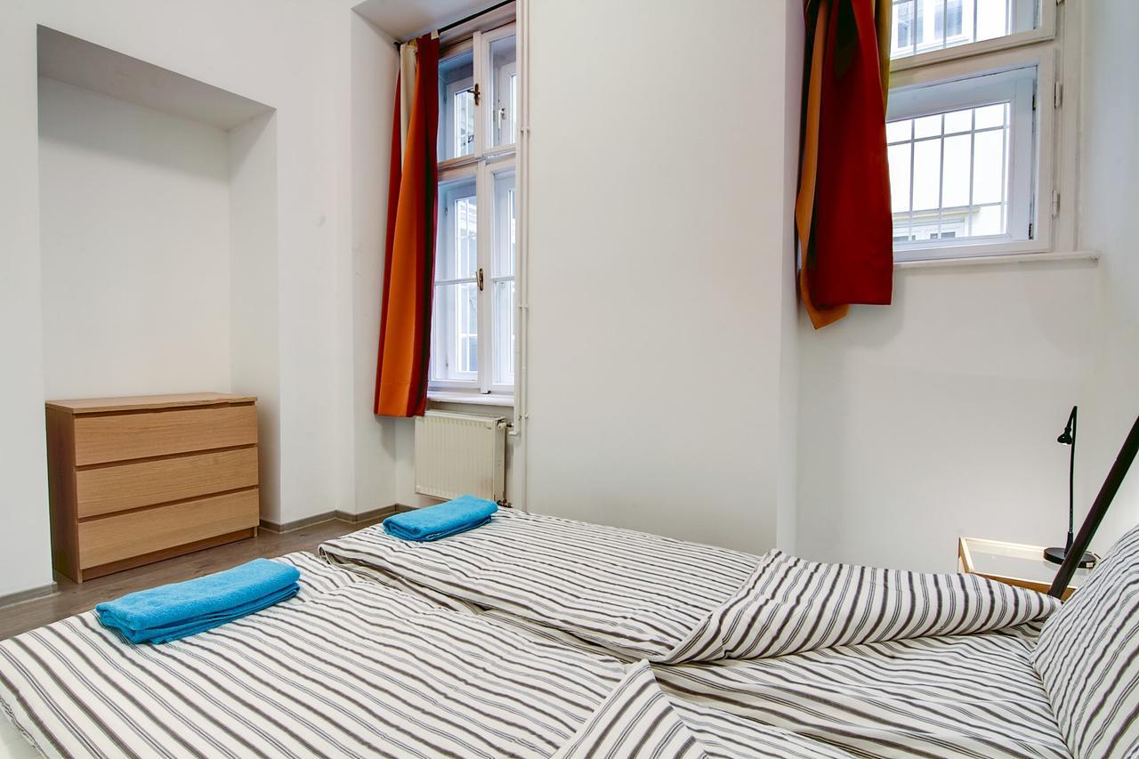 Pal'S Mini Hostel Budapest Esterno foto