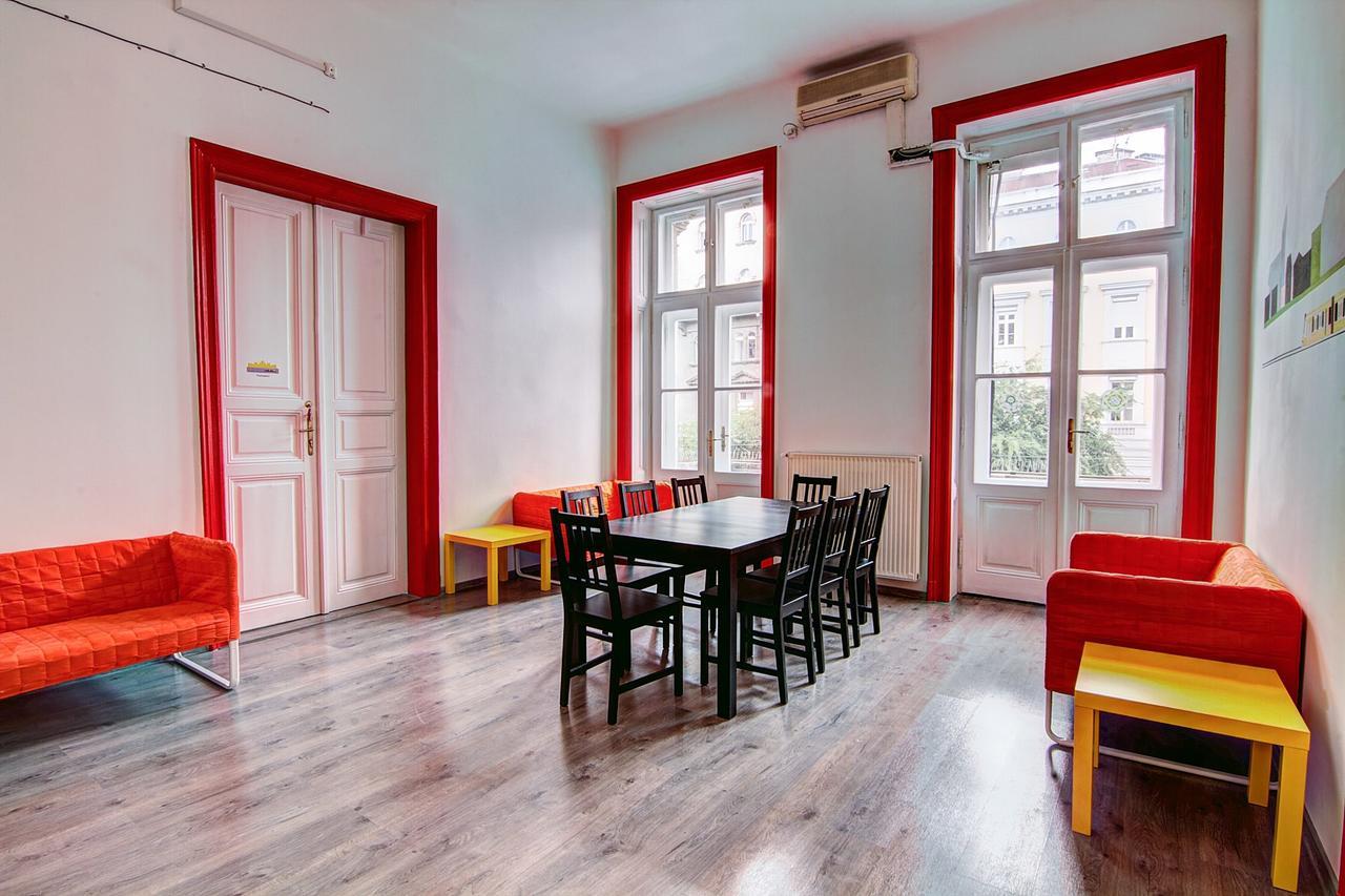 Pal'S Mini Hostel Budapest Esterno foto