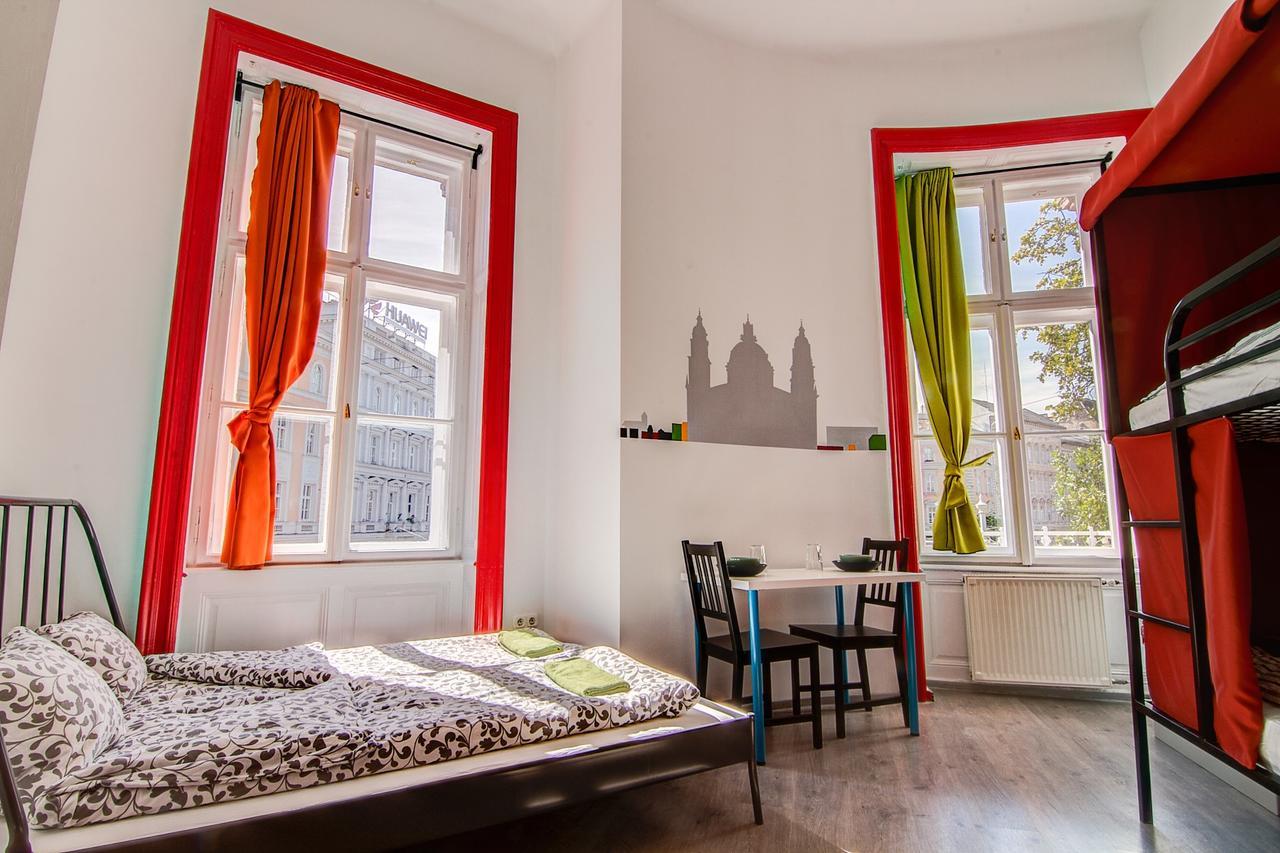 Pal'S Mini Hostel Budapest Esterno foto
