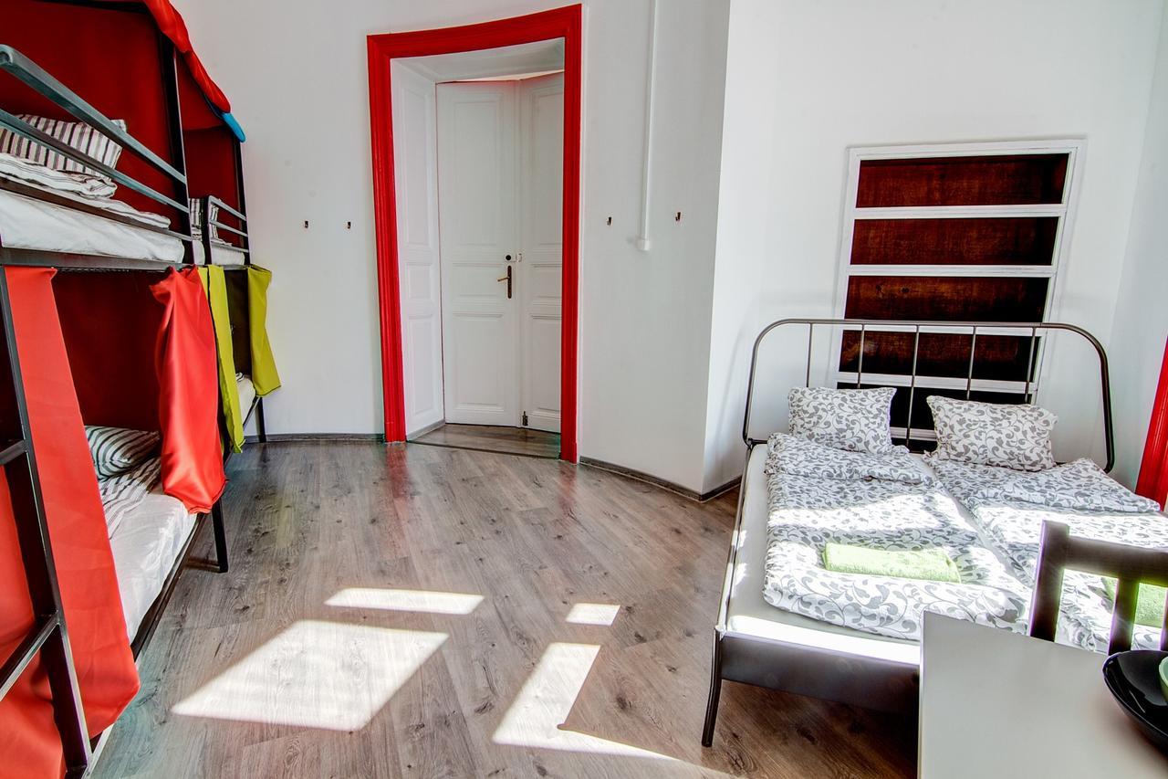 Pal'S Mini Hostel Budapest Esterno foto